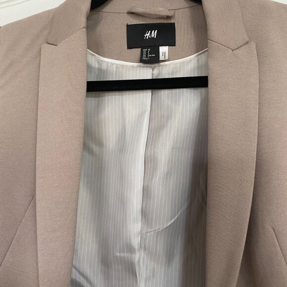 H&M Beige Blazer with Striped Lining Size 2 - Picture 5 of 10